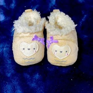 NEWBORN BOOTIES